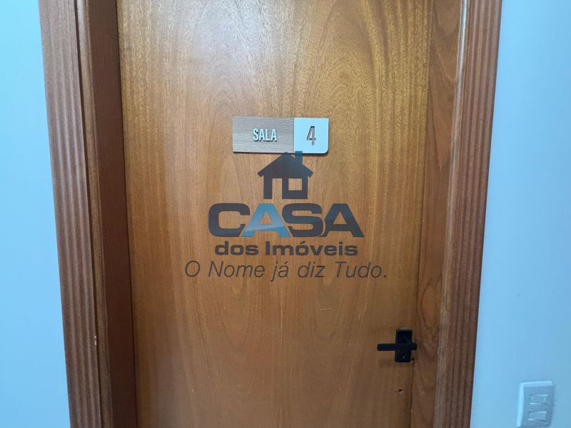 Sala Comercial N° 04 -  1° andar - Ayra Condomínio de Salas Comerciais