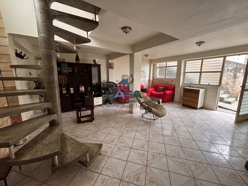 Ótima Casa com 3 dormitórios!