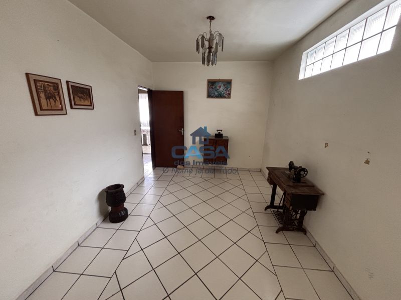 Ótima Casa com 3 dormitórios!