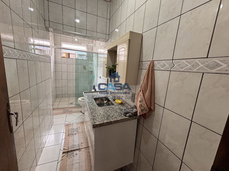 Ótima Casa com 3 dormitórios!