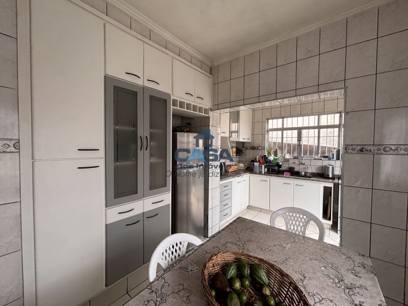 Ótima Casa com 3 dormitórios!