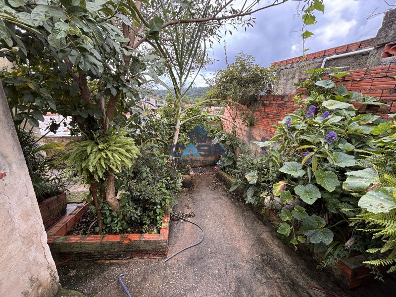 Ótima Casa com 3 dormitórios!