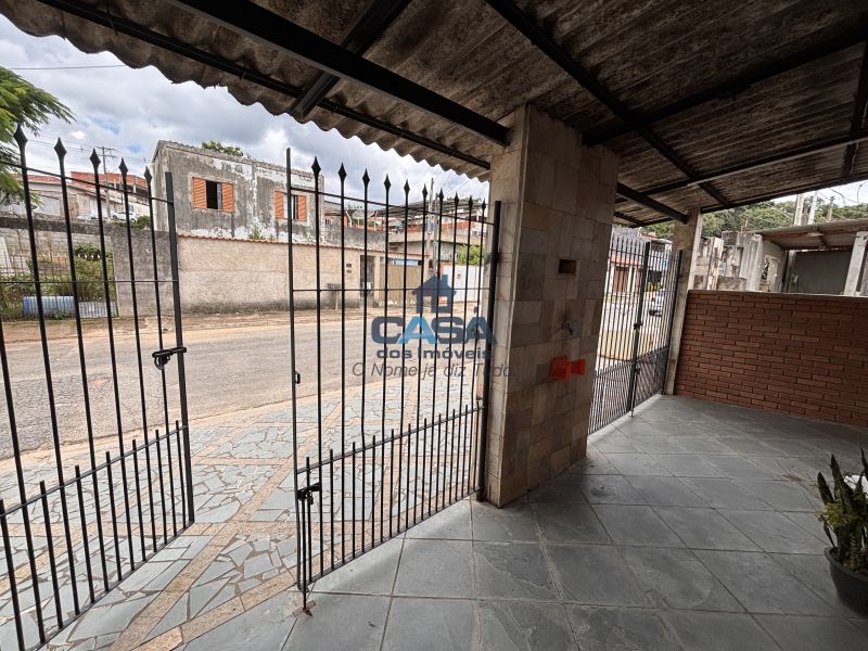 Ótima Casa com 3 dormitórios!