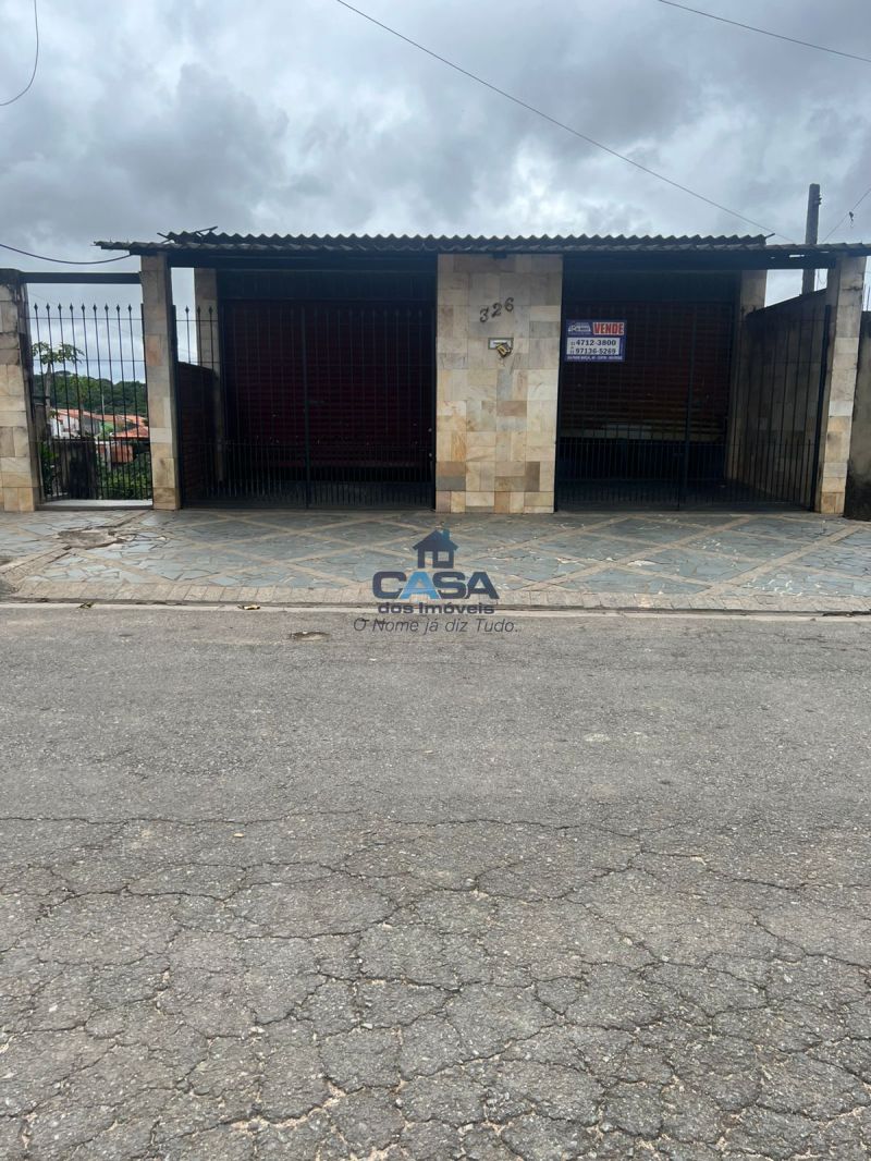 Ótima Casa com 3 dormitórios!