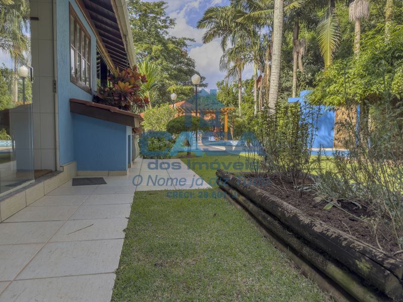 Maravilhosa chacrinha com piscina!