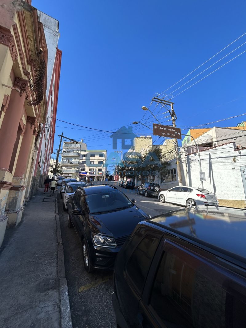 Kitnet no Centro de São Roque!