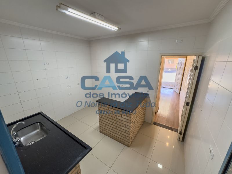 Linda Casa em Condomínio com Área Gourmet e Vista para Montanha