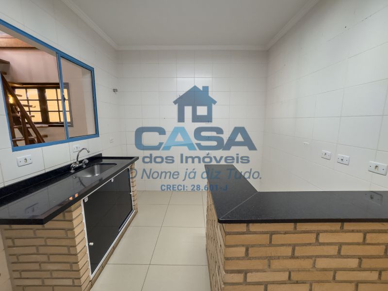 Linda Casa em Condomínio com Área Gourmet e Vista para Montanha