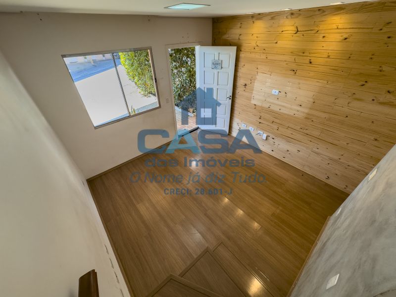 Linda Casa em Condomínio com Área Gourmet e Vista para Montanha