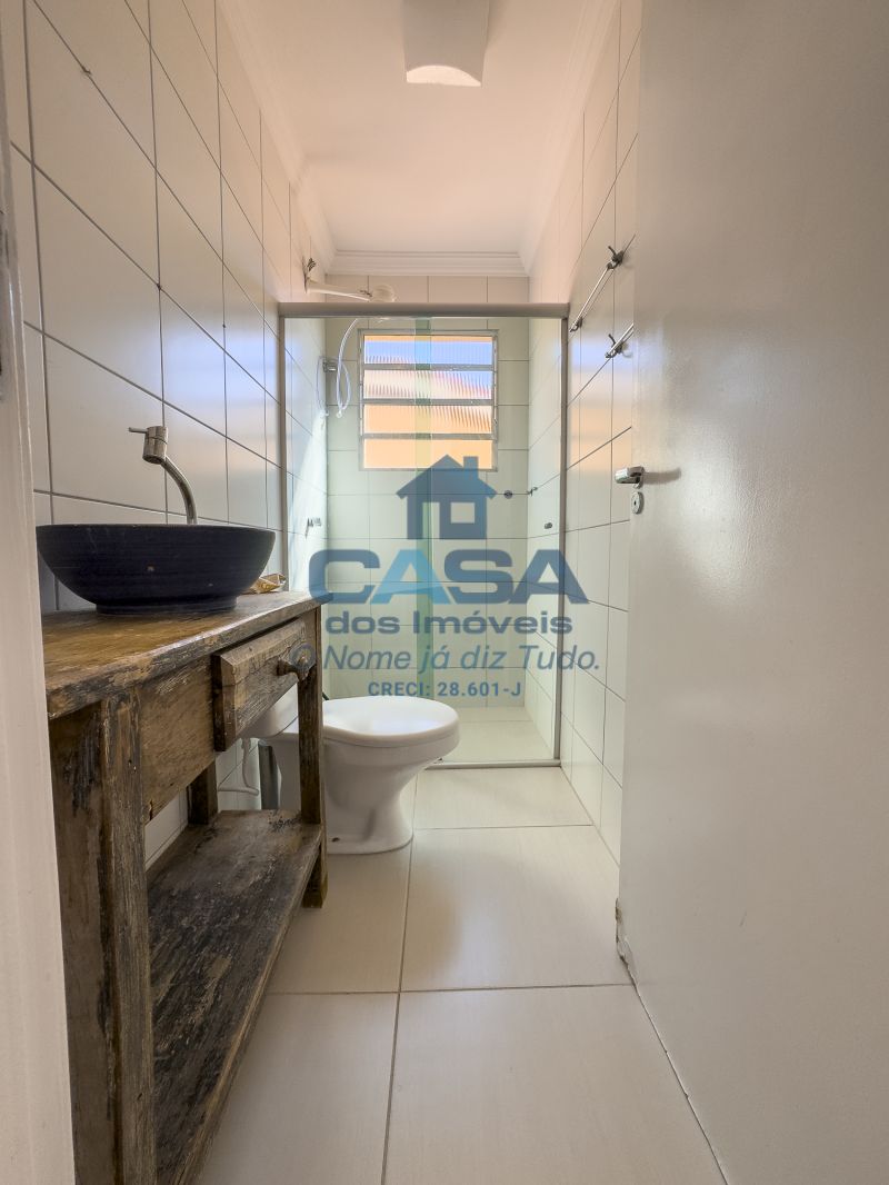 Linda Casa em Condomínio com Área Gourmet e Vista para Montanha