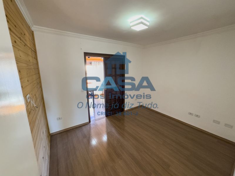 Linda Casa em Condomínio com Área Gourmet e Vista para Montanha