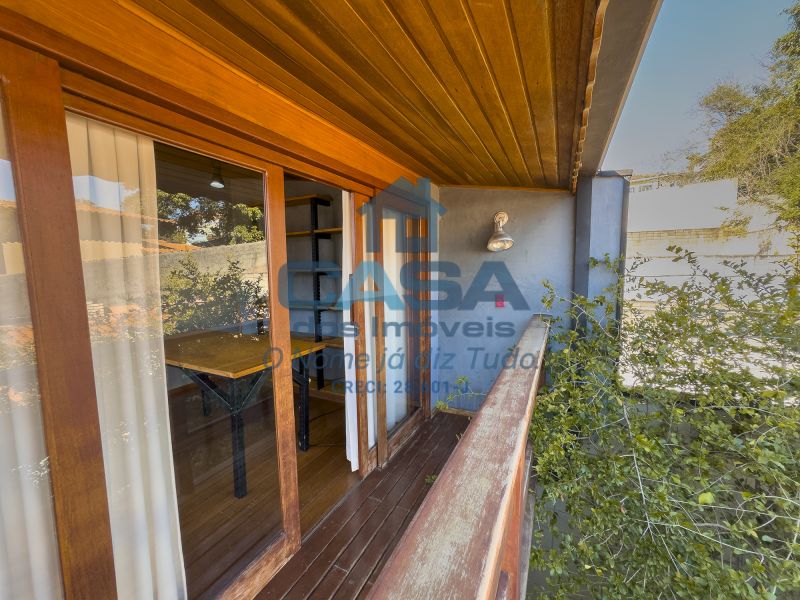 Linda Casa em Condomínio com Área Gourmet e Vista para Montanha