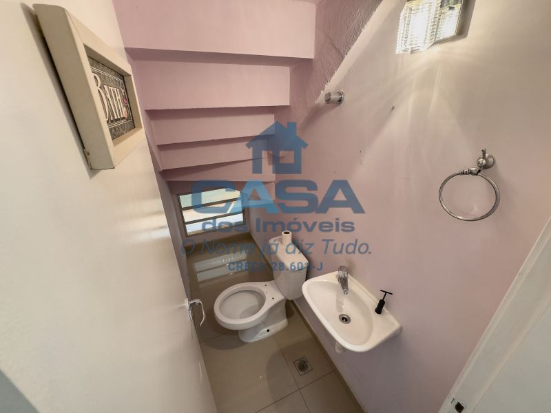 Linda Casa em Condomínio com Área Gourmet e Vista para Montanha