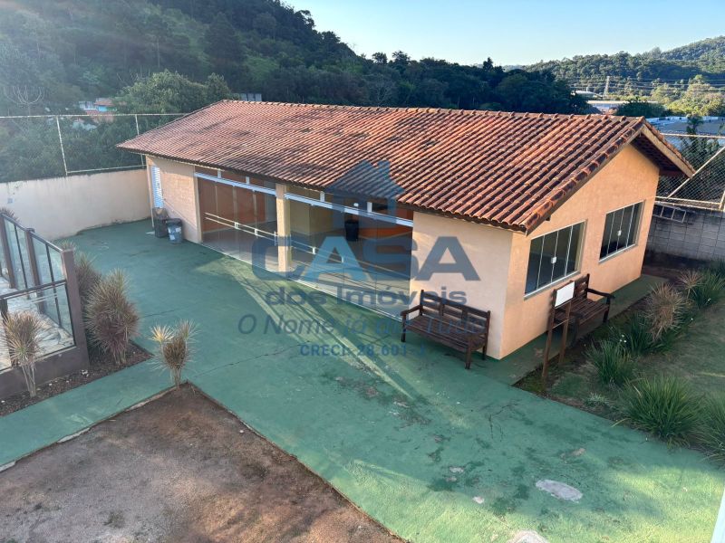 Linda Casa em Condomínio com Área Gourmet e Vista para Montanha