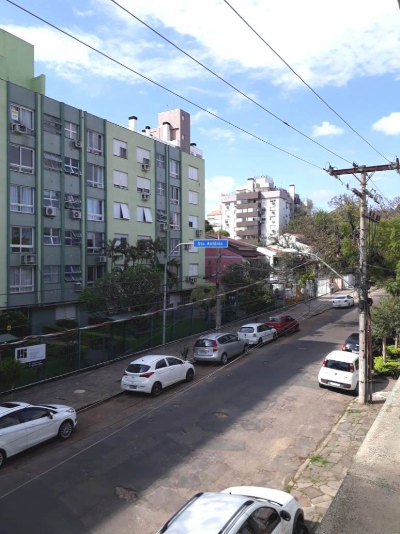 Apto 3 dormitórios  no bairro SANTO ANTONIO em PORTO ALEGRE