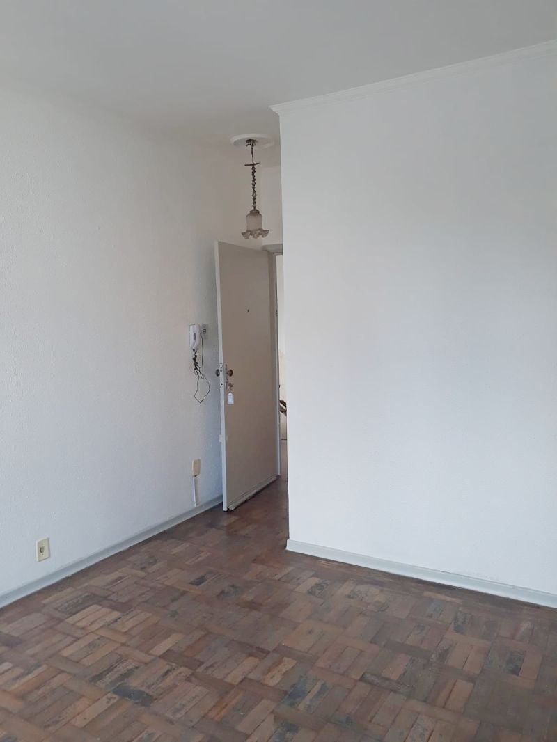 Apto 2 quartos  no bairro MENINO DEUS