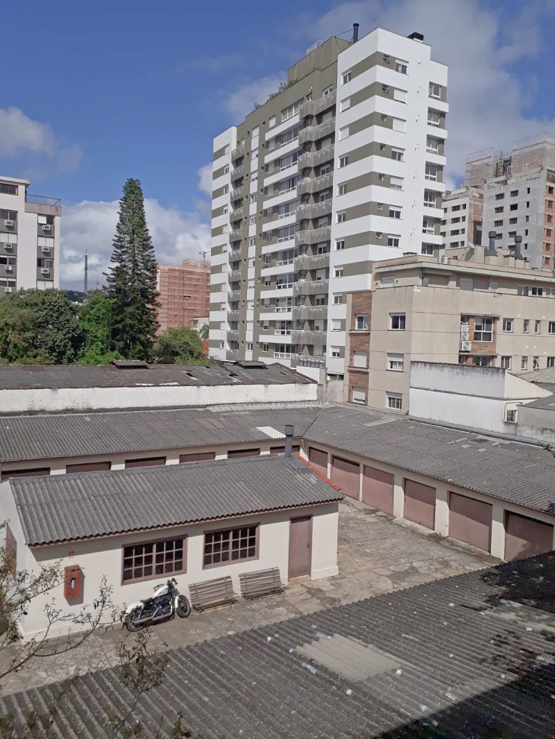 Apto 2 quartos  no bairro MENINO DEUS