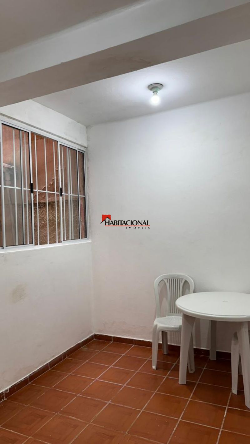 Kit / JK 1 quarto  no bairro FLORESTA