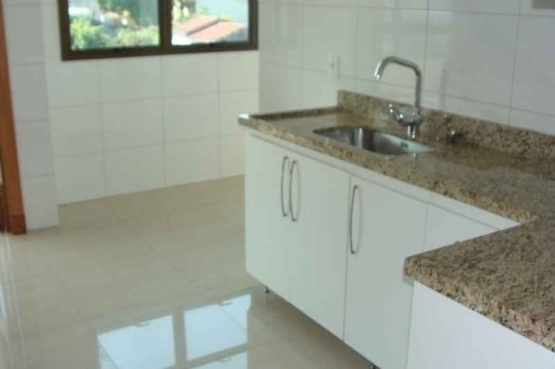 Apto 3 quartos  no bairro TRISTEZA em PORTO ALEGRE