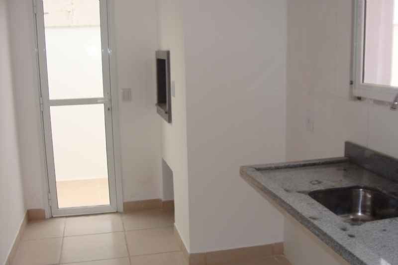 Apto 2 quartos  no bairro MEDIANEIRA