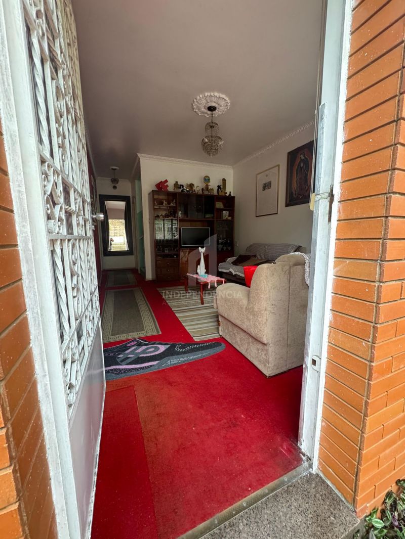 CASA 3 quartos  no bairro MENINO DEUS em PORTO ALEGRE