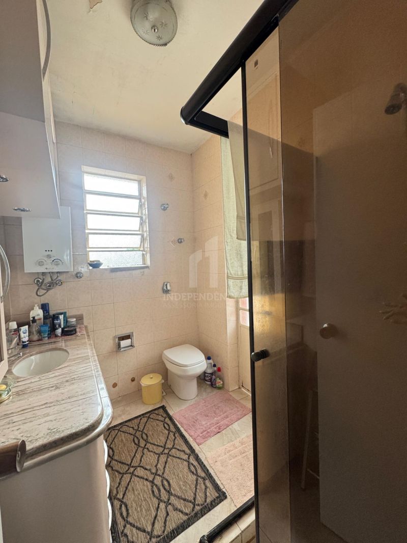 CASA 3 quartos  no bairro MENINO DEUS em PORTO ALEGRE