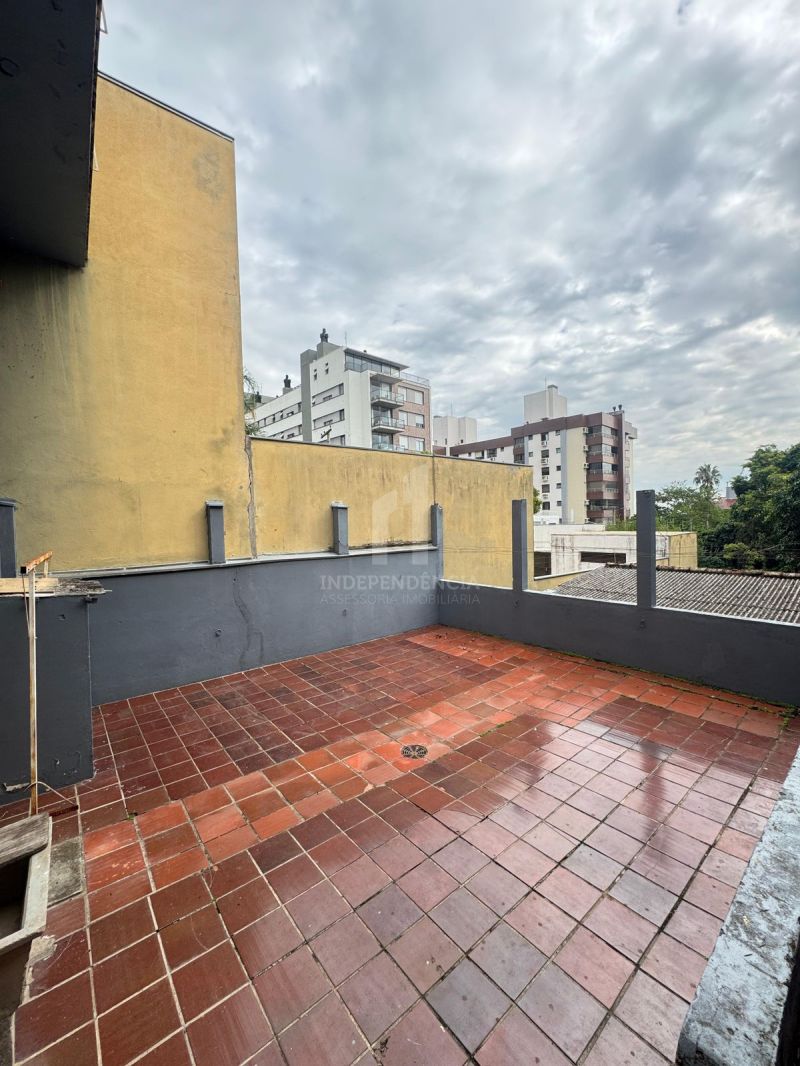 CASA 3 quartos  no bairro MENINO DEUS em PORTO ALEGRE