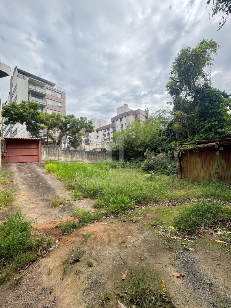 CASA 3 quartos  no bairro MENINO DEUS em PORTO ALEGRE