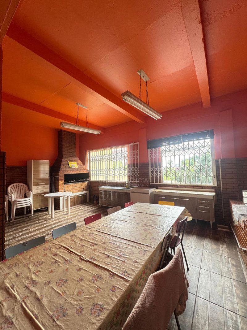 CASA 3 quartos  no bairro MENINO DEUS em PORTO ALEGRE