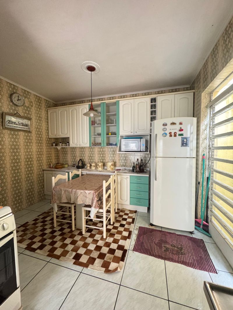 CASA 3 quartos  no bairro MENINO DEUS em PORTO ALEGRE