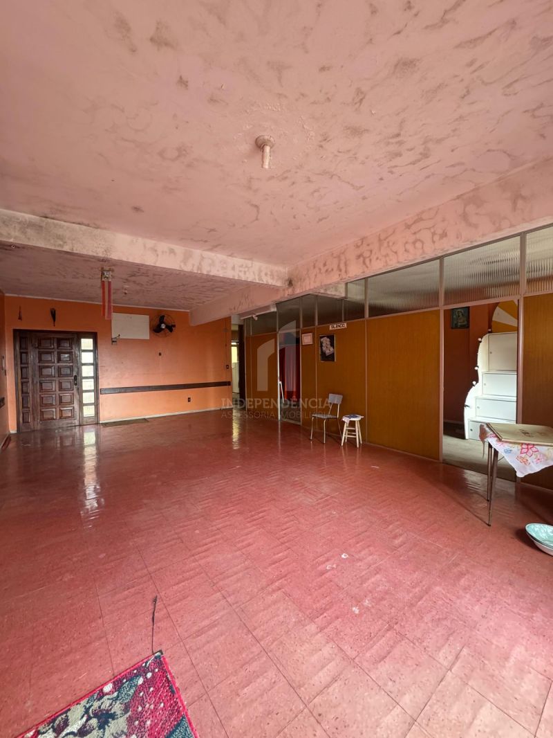 CASA 3 quartos  no bairro MENINO DEUS em PORTO ALEGRE