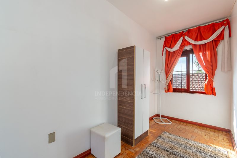 CASA 4 quartos  no bairro SANTA TEREZA em PORTO ALEGRE