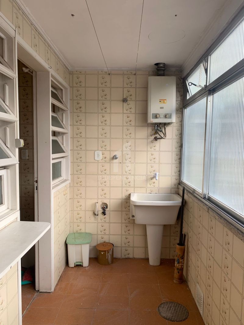 APARTAMENTO 3 quartos  no bairro SANTA CECÍLIA em PORTO ALEGRE