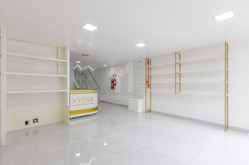 LOJA COMERCIAL no bairro CENTRO HISTÓRICO em PORTO ALEGRE