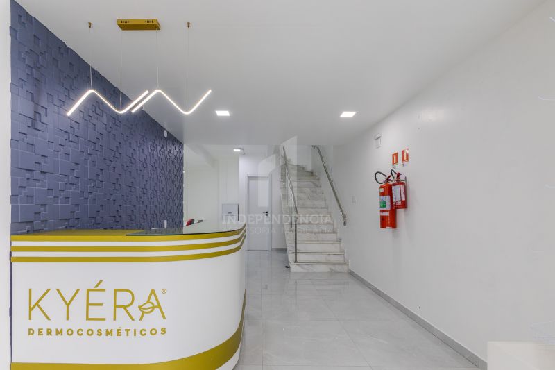 LOJA COMERCIAL no bairro CENTRO HISTÓRICO em PORTO ALEGRE