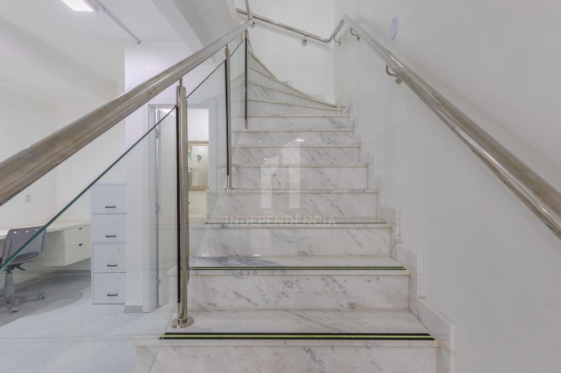 LOJA COMERCIAL no bairro CENTRO HISTÓRICO em PORTO ALEGRE