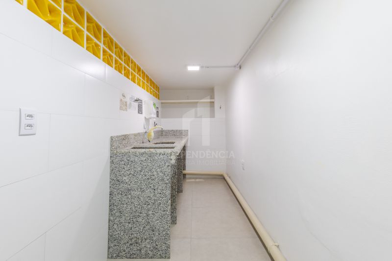 LOJA COMERCIAL no bairro CENTRO HISTÓRICO em PORTO ALEGRE