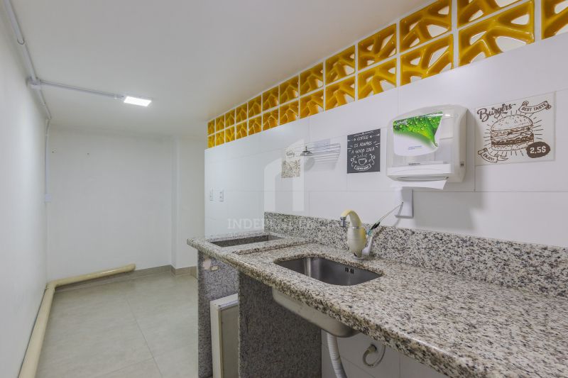 LOJA COMERCIAL no bairro CENTRO HISTÓRICO em PORTO ALEGRE