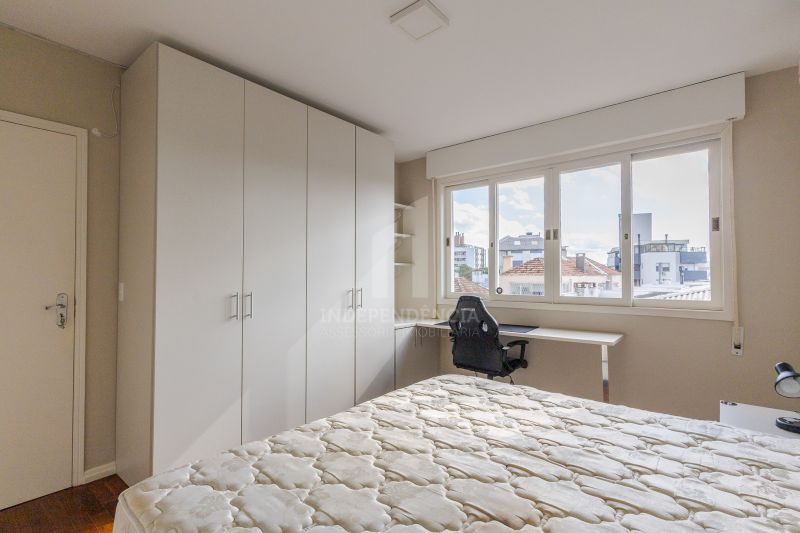 APARTAMENTO 2 quartos  no bairro SANTA CECÍLIA em PORTO ALEGRE