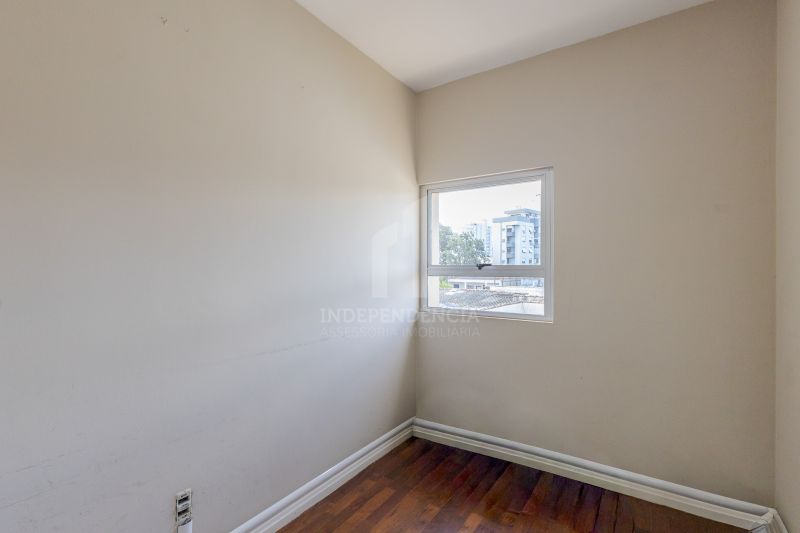 APARTAMENTO 2 quartos  no bairro SANTA CECÍLIA em PORTO ALEGRE