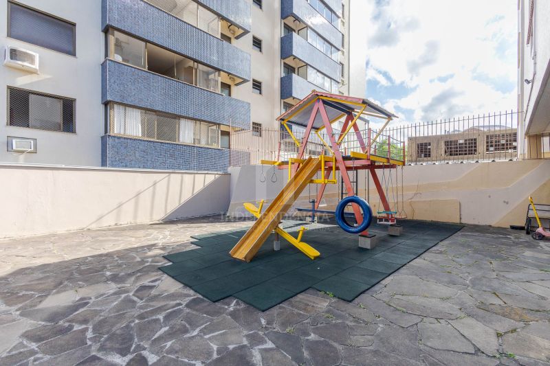 APARTAMENTO 2 quartos  no bairro SANTA CECÍLIA em PORTO ALEGRE