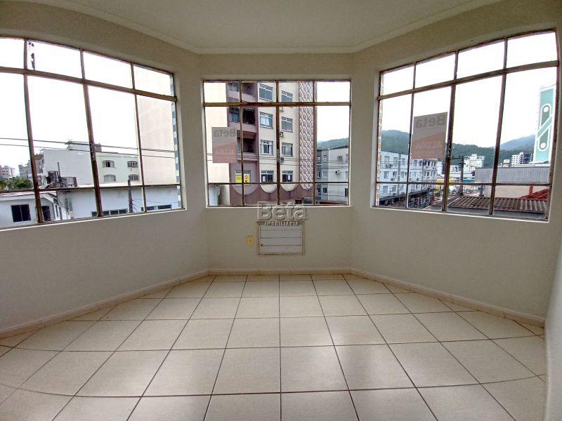 Apto para alugar no bairro CENTRO