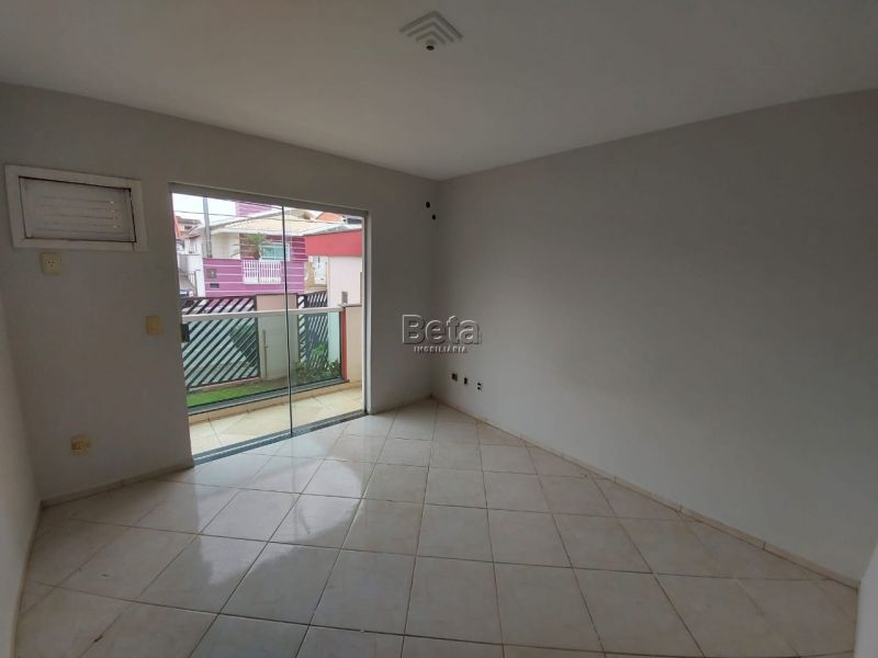 Apto para alugar no bairro CZERNIEWICZ