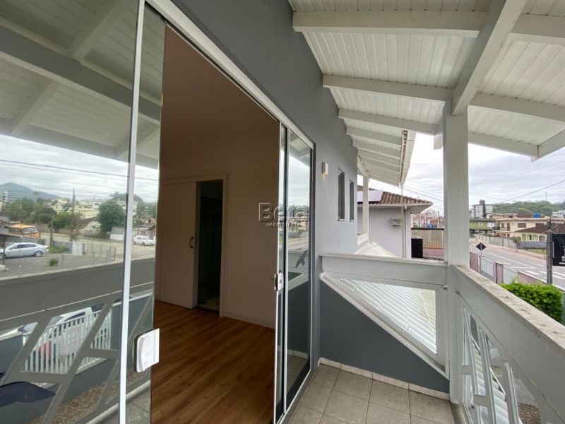 Casa para alugar no bairro VILA LENZI