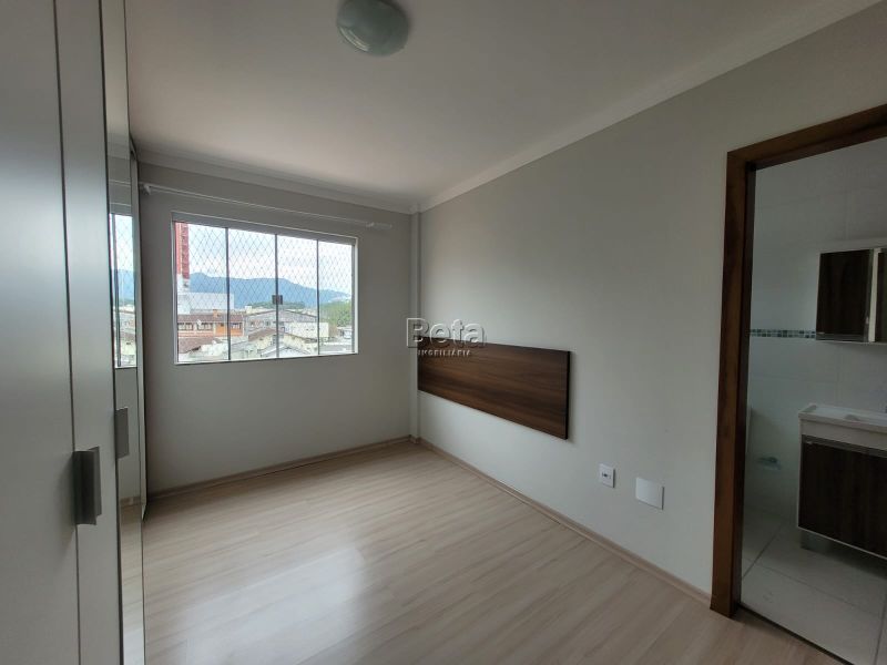 Apto 3 quartos  no bairro Nova Brasilia em Jaragua Do Sul