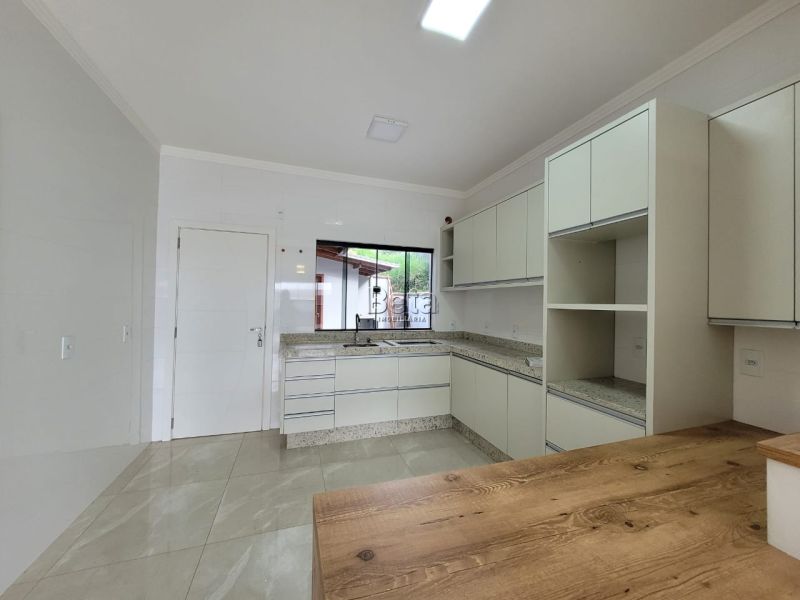 Casa 3 quartos  no bairro Barra Do Rio Molha em Jaragua Do Sul