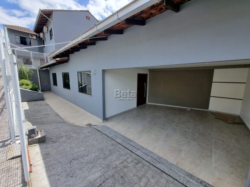 Casa 4 quartos  no bairro Vila Lenzi em Jaragua Do Sul