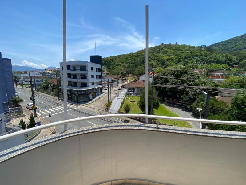 Apto para alugar no bairro CZERNIEWICZ