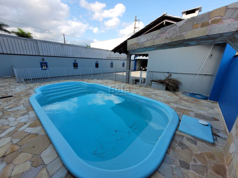 Casa 3 quartos  no bairro Barra Do Rio Cerro em Jaragua Do Sul