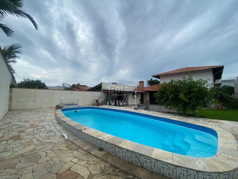 Casa 4 quartos  no bairro Agua Verde em Jaragua Do Sul